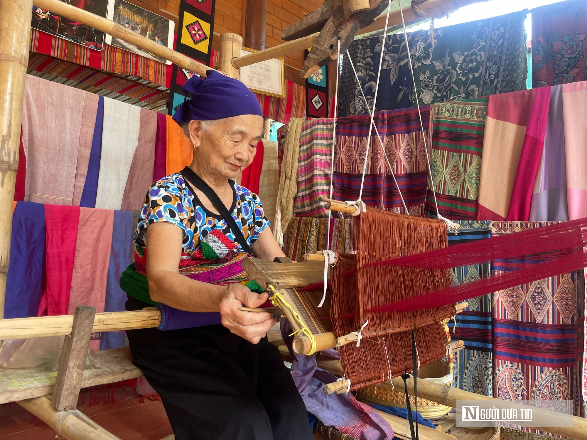 Khi nhà sàn, thổ cẩm trở thành "tài sản du lịch" của người dân miền núi- Ảnh 3.