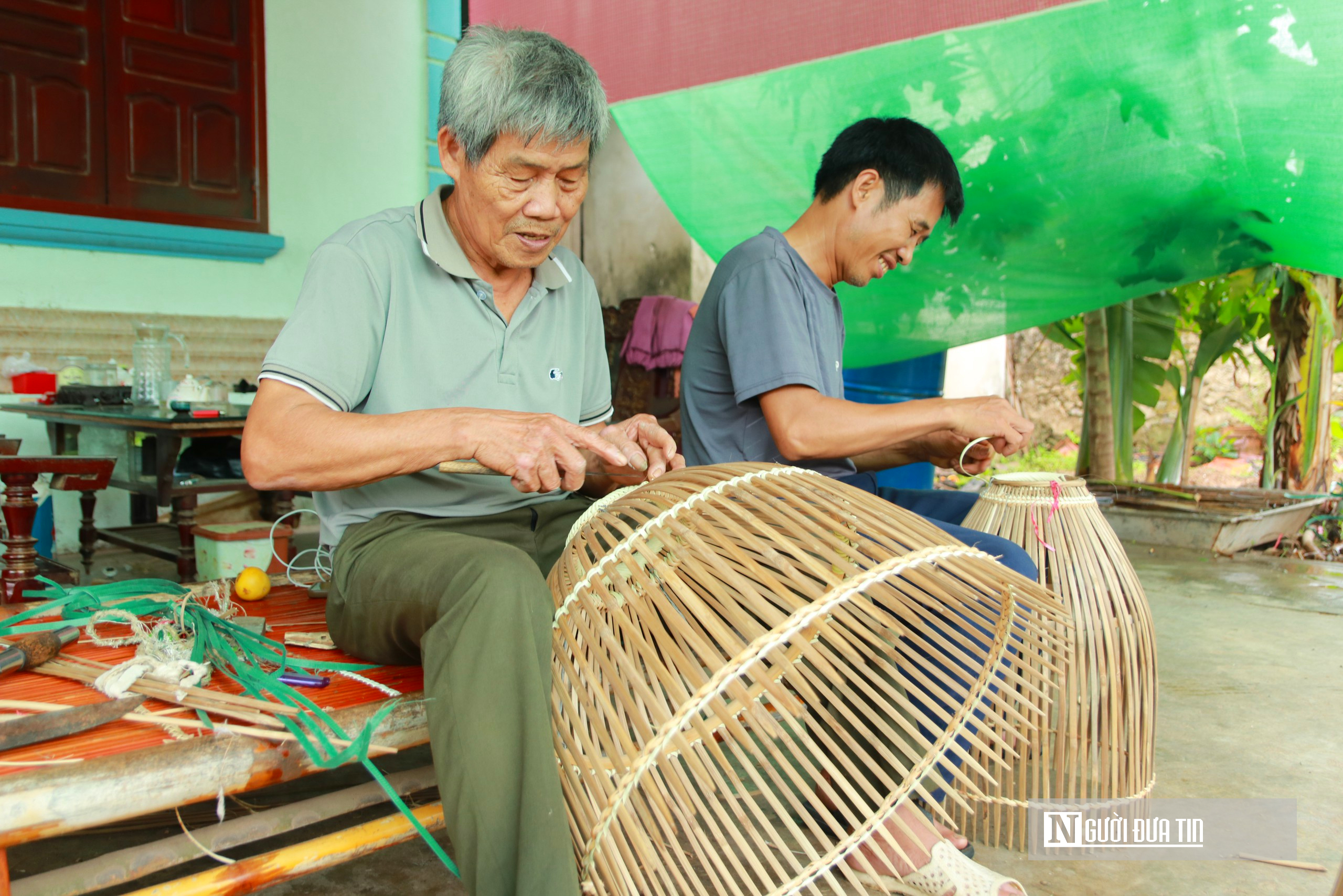 Làng nghề đan nơm tre bứt phá nhờ tư duy đổi mới đưa sản phẩm lên nền tảng số- Ảnh 3.