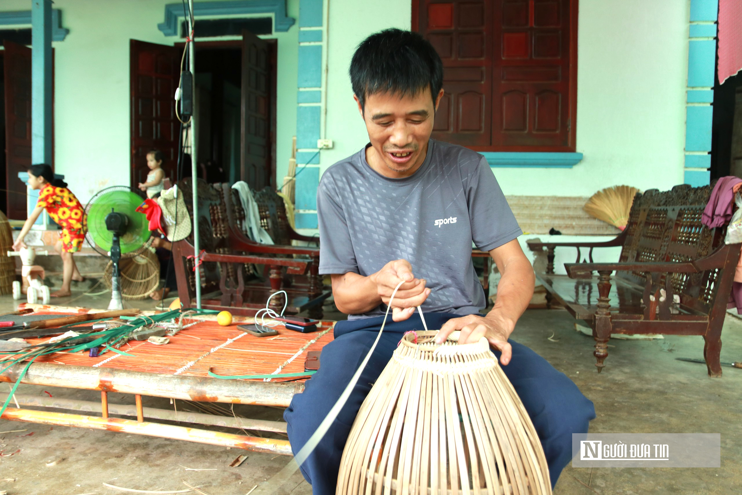 Làng nghề đan nơm tre bứt phá nhờ tư duy đổi mới đưa sản phẩm lên nền tảng số- Ảnh 5.