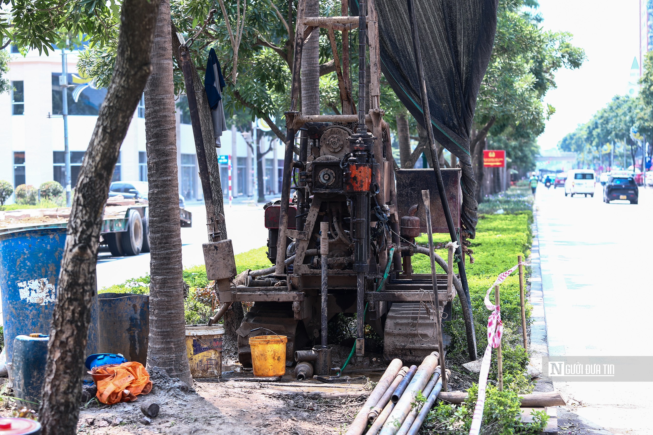 Khoan khảo sát vị trí xây cầu vượt gần 822 tỷ đồng ở Hà Nội- Ảnh 7.