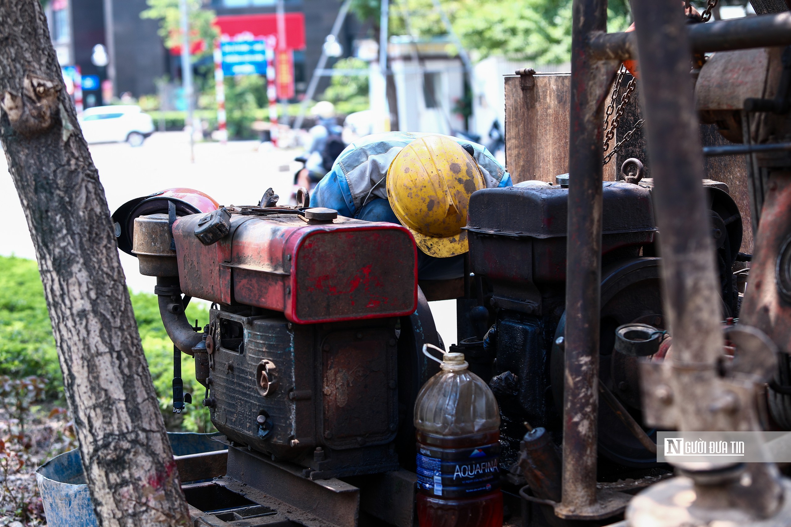 Khoan khảo sát vị trí xây cầu vượt gần 822 tỷ đồng ở Hà Nội- Ảnh 9.