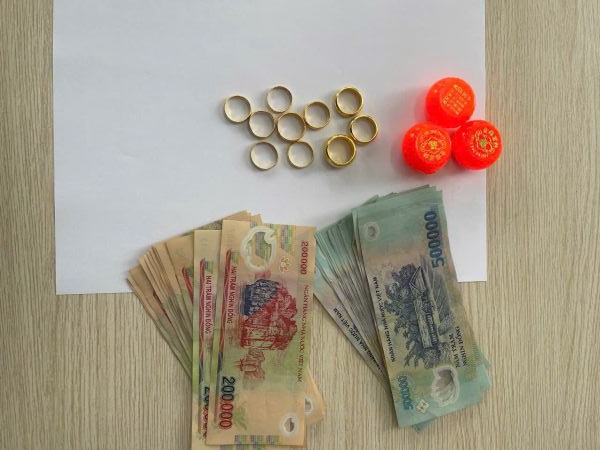 Người phụ nữ trình báo bị mất số tiền, vàng trị giá hơn 200 triệu đồng, bất ngờ danh tính thủ phạm - Ảnh 2.