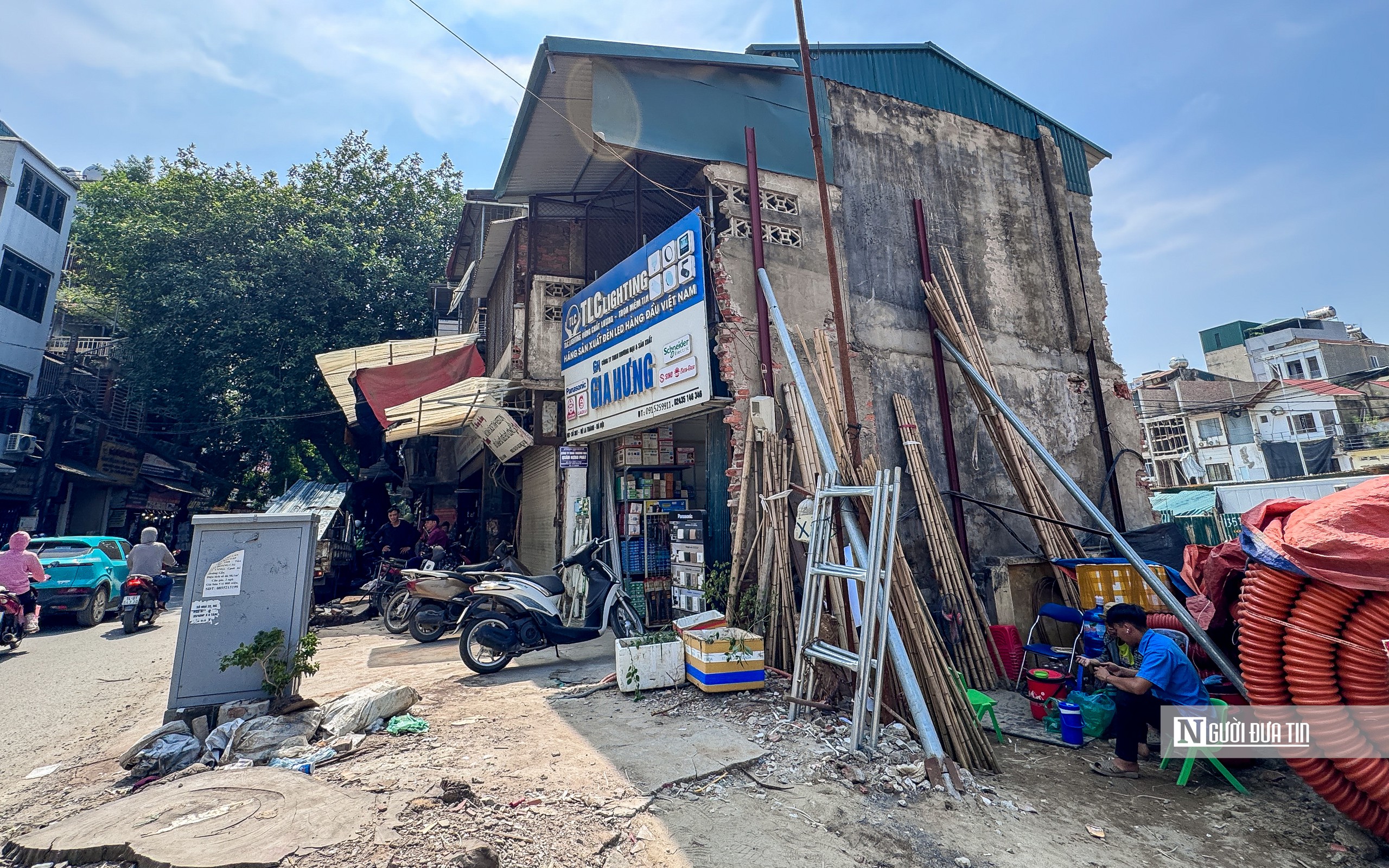 Khu đất xen kẹt trên Vành đai 1 làm vườn hoa, cây xanh thế chỗ cho nhà siêu mỏng siêu méo- Ảnh 4.