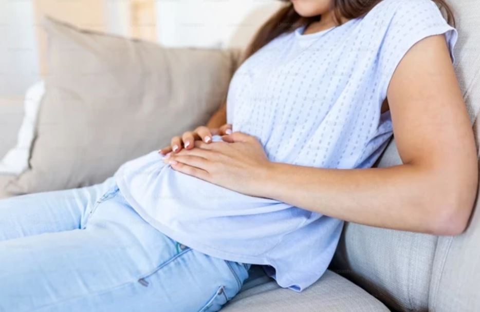 Có 4 dấu hiệu quen thuộc này, người phụ nữ 53 tuổi mắc ung thư giai đoạn 4 - Ảnh 1.