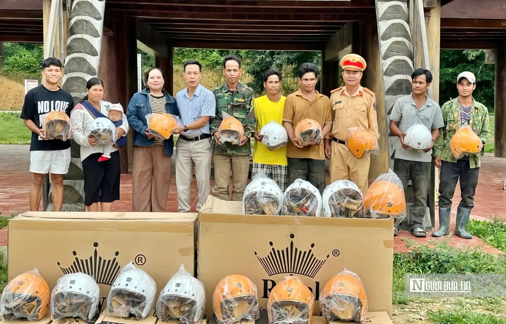 Trưởng phòng CSGT Quảng Ngãi: Xây dựng hình ảnh cán bộ, chiến sĩ trách nhiệm, gần gũi với nhân dân- Ảnh 4.