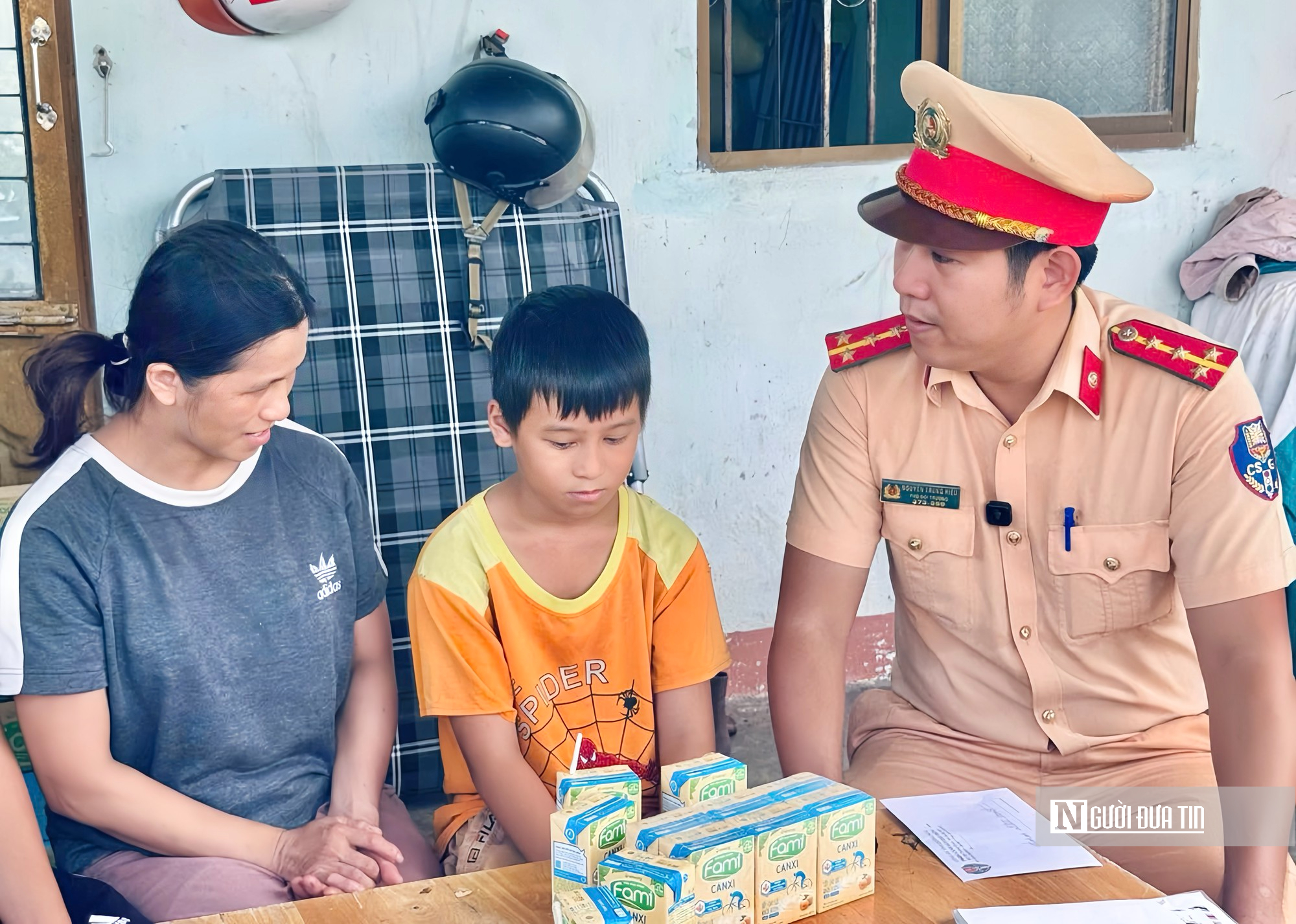 Trưởng phòng CSGT Quảng Ngãi: Xây dựng hình ảnh cán bộ, chiến sĩ trách nhiệm, gần gũi với nhân dân- Ảnh 6.