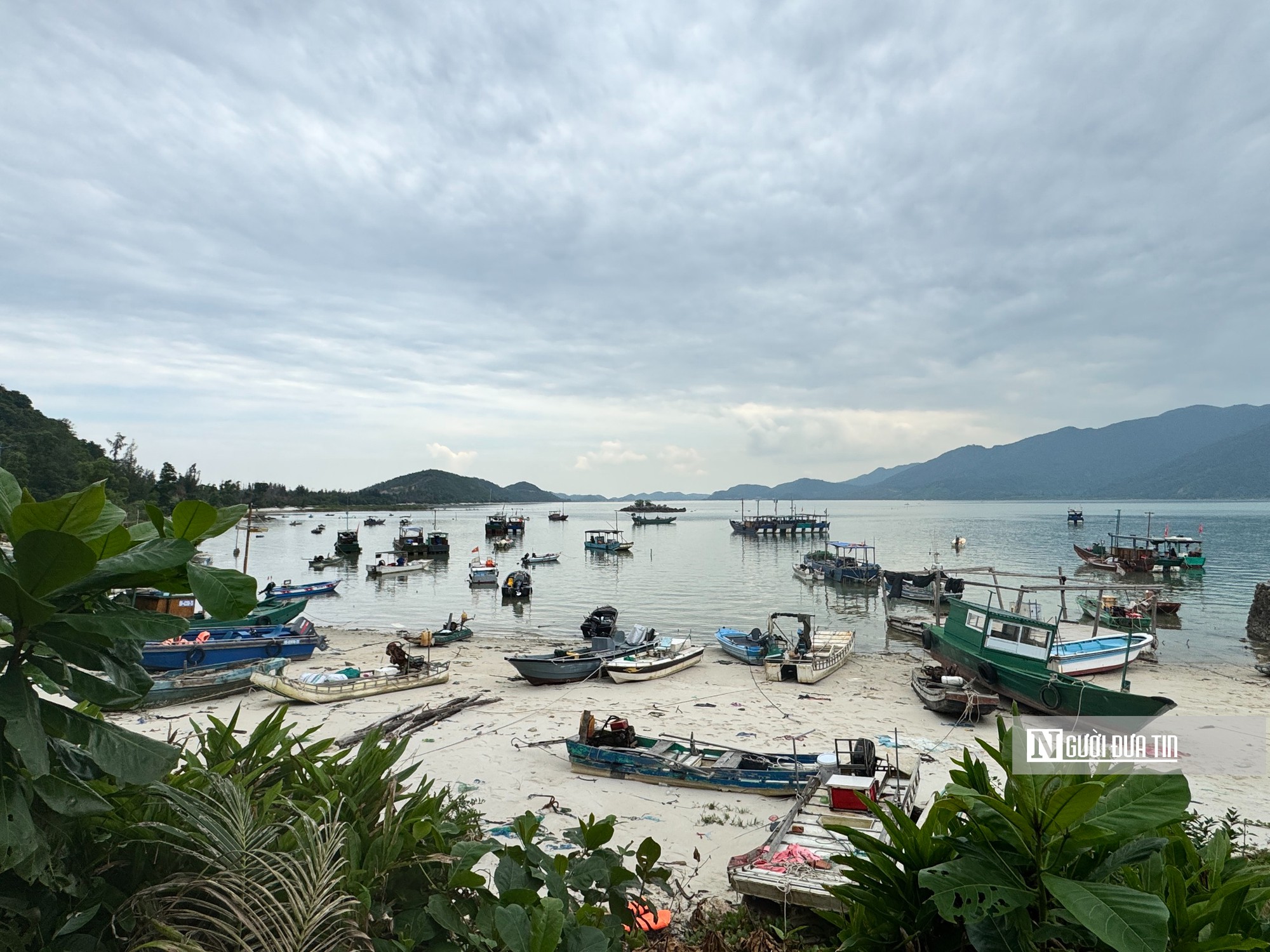 Chủ động ứng phó với áp thấp nhiệt đới trên biển Đông - Ảnh 1.