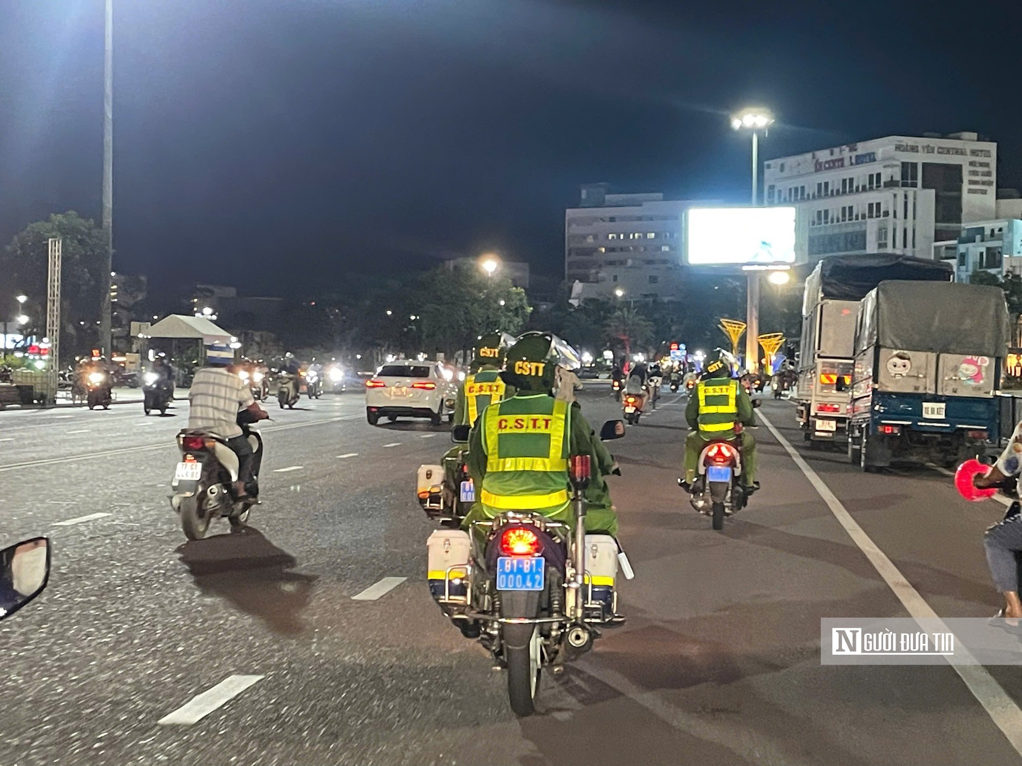 Đô thị Quy Nhơn kẻ lại vỉa hè, trả không gian cho người đi bộ- Ảnh 4.