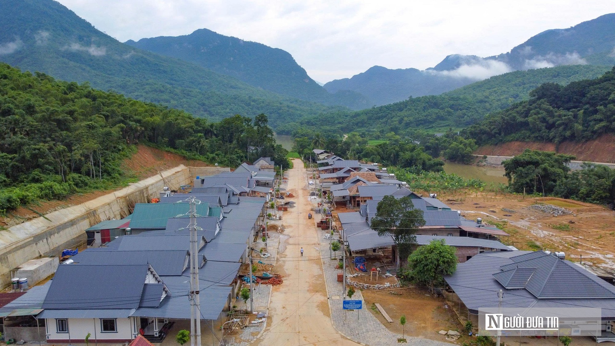 Niềm vui trong những khu tái định cư, lần đầu tiên người dân vùng cao không còn lo chạy lũ- Ảnh 1.
