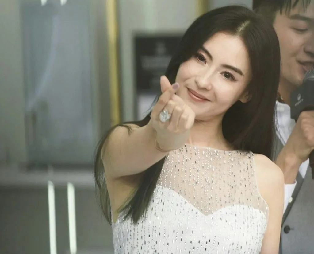 Nữ diễn viên Trương Bá Chi lên tiếng về tin đồn bị giới giải trí 