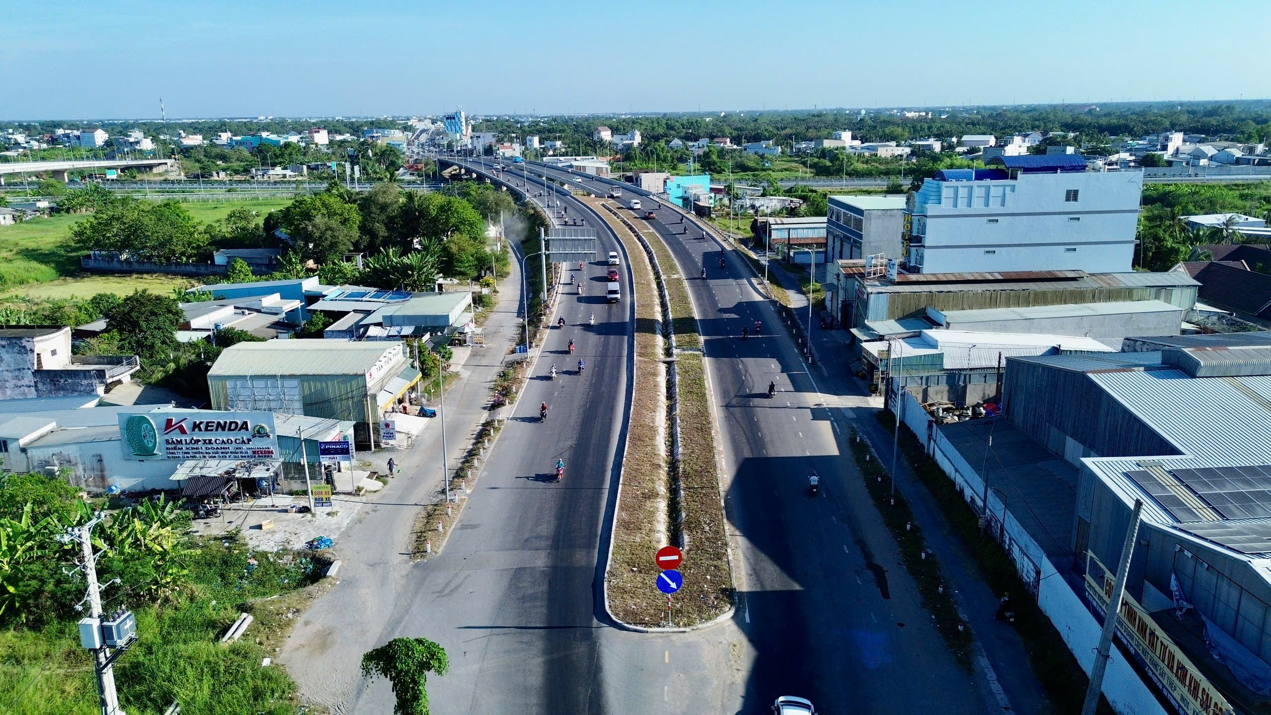 Liên kết vùng Tp.HCM - Long An - Tiền Giang rộng mở từ tuyến đường 6 làn xe sắp