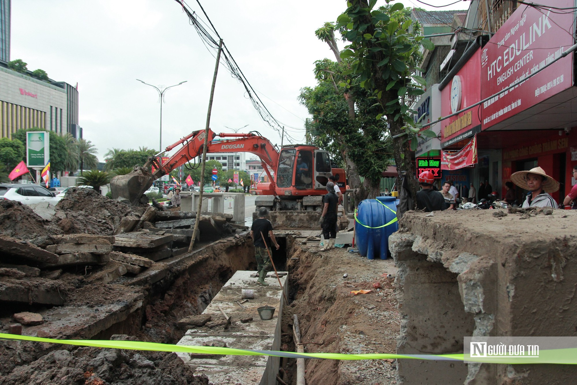 Đẩy nhanh thi công dự án 325 tỷ đồng chỉnh trang nâng cấp tuyến đường Quốc lộ 1A - Ảnh 3.