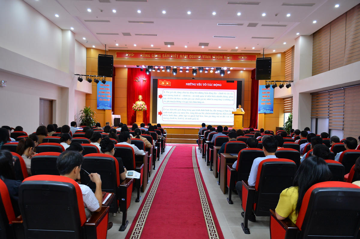 N&acirc;ng cao năng lực tham mưu, đưa c&ocirc;ng t&aacute;c x&acirc;y dựng Đảng s&aacute;t thực tiễn - Ảnh 2.