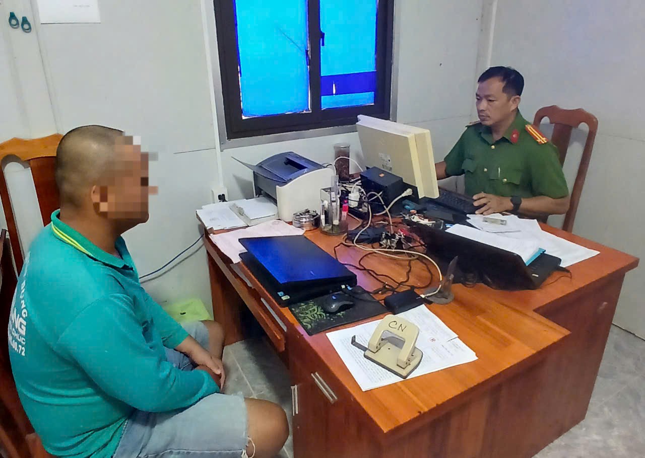Nam thanh niên bị xử phạt 3,5 triệu đồng vì cung cấp tin giả để trả thù cá nhân - Ảnh 1.