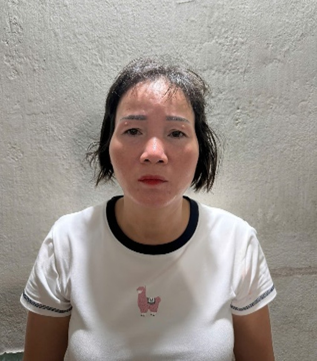 Chứa mại dâm trong quán cà phê, khách hàng có thanh niên 18 tuổi - Ảnh 1.