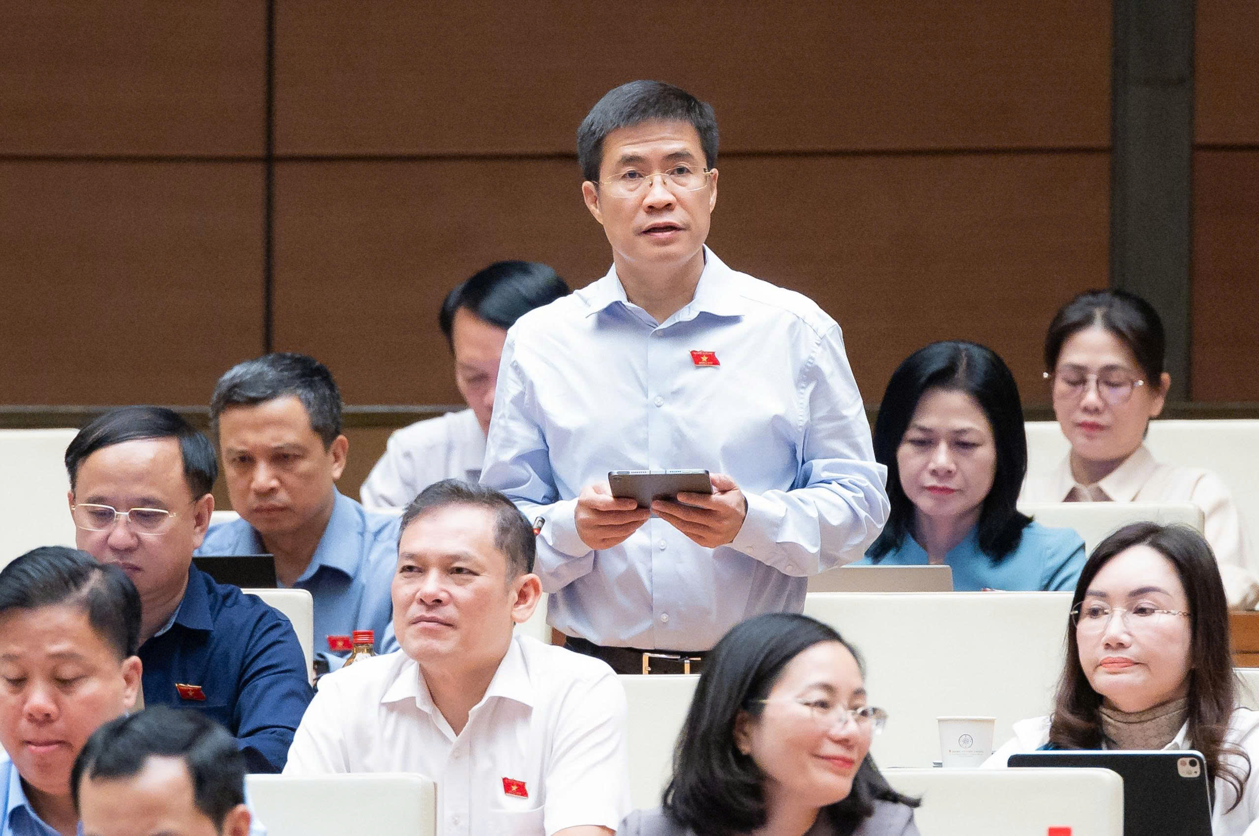 ĐBQH: Cần quy định cơ chế kiểm tra, giám sát quá trình định giá đất - Ảnh 2.