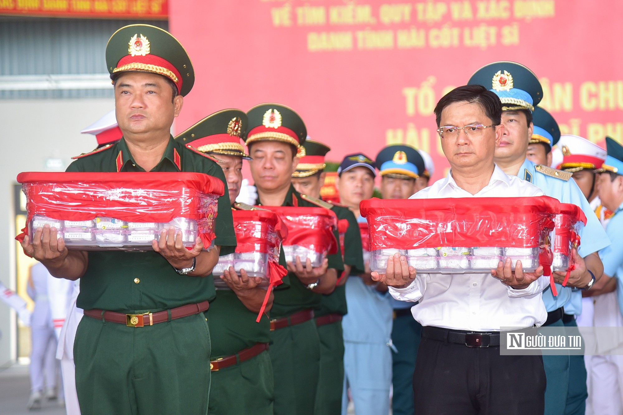 Chuyến bay đặc biệt chở 7.104 mẫu hài cốt liệt sĩ Tp.HCM đi tìm tên- Ảnh 7.