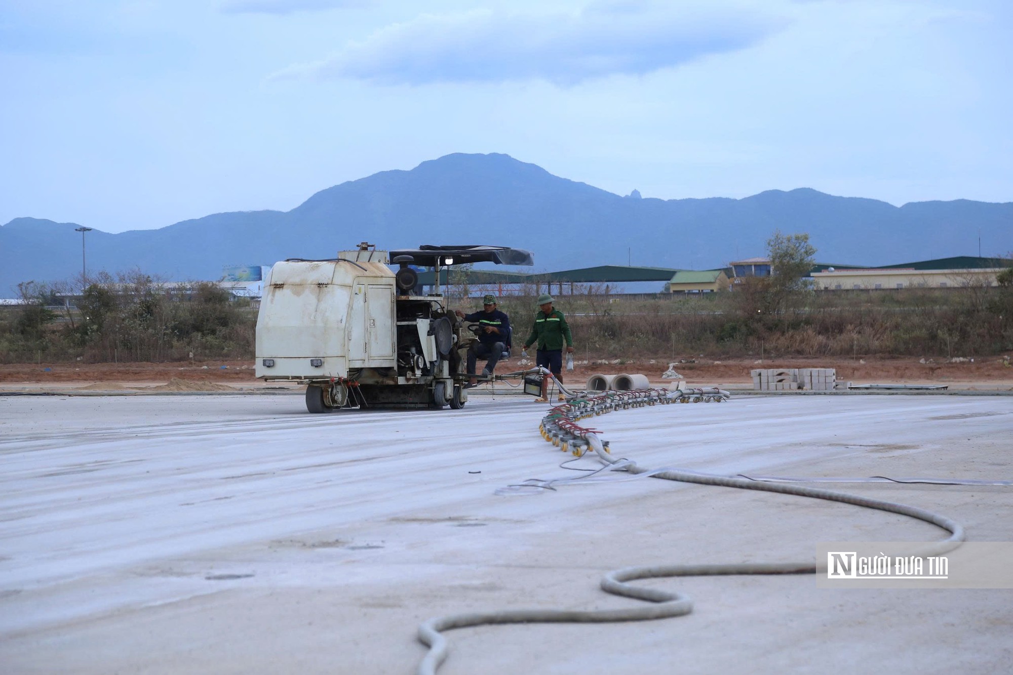 C&ocirc;ng tr&igrave;nh ngh&igrave;n tỷ n&acirc;ng cấp s&acirc;n bay Ph&ugrave; C&aacute;t chạy nước r&uacute;t trước giờ "G"- Ảnh 4.