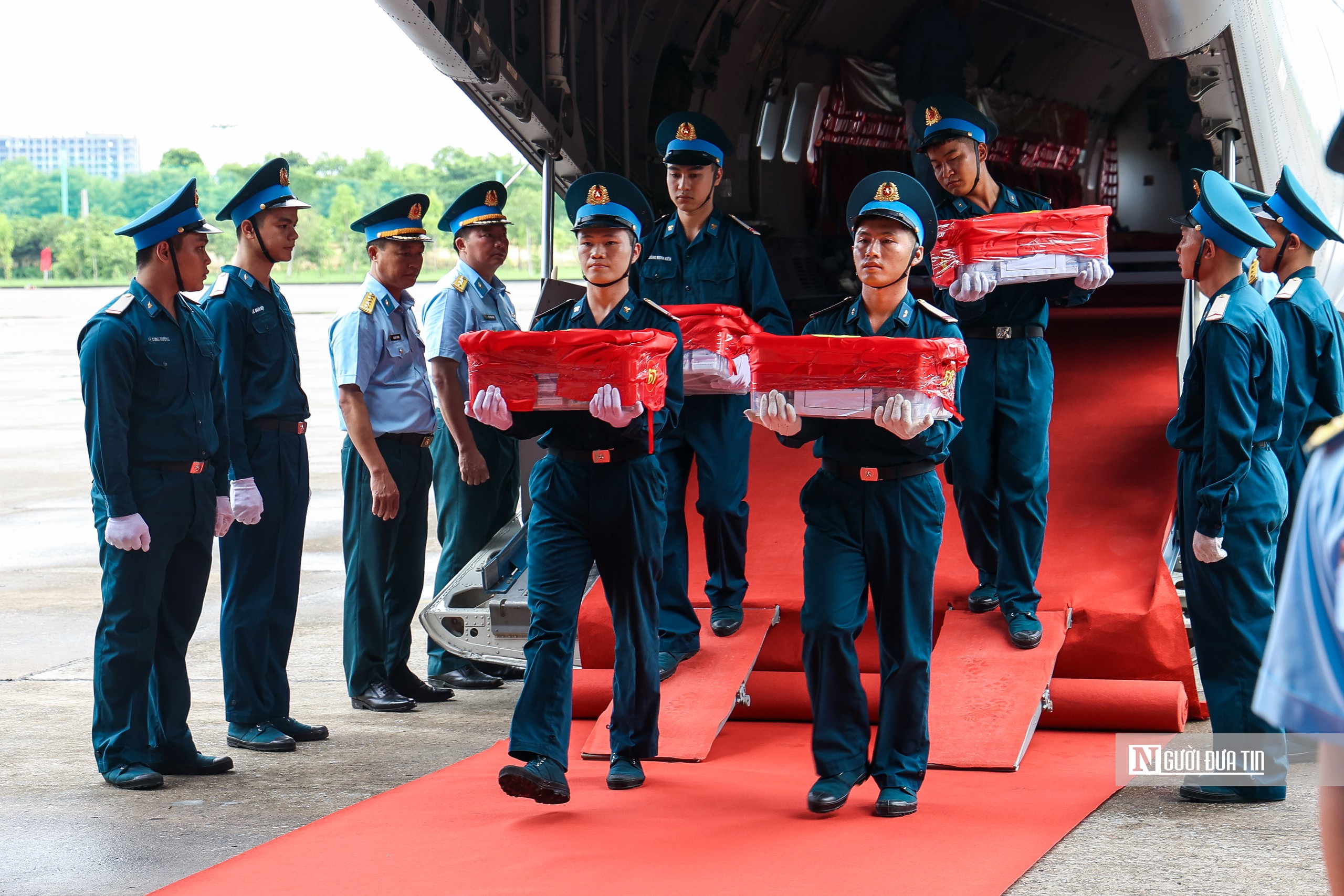 Chuyến bay đặc biệt đến Hà Nội mang theo hàng nghìn hy vọng xác nhận danh tính liệt sĩ- Ảnh 3.
