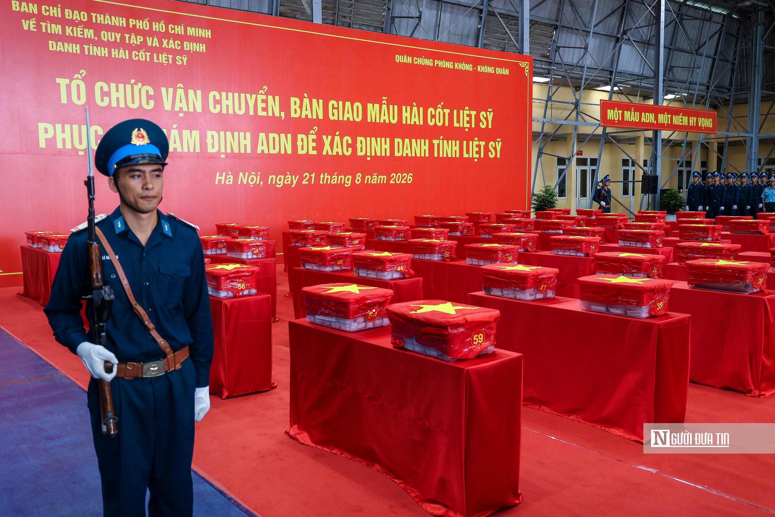 Chuyến bay đặc biệt đến Hà Nội mang theo hàng nghìn hy vọng xác nhận danh tính liệt sĩ- Ảnh 10.
