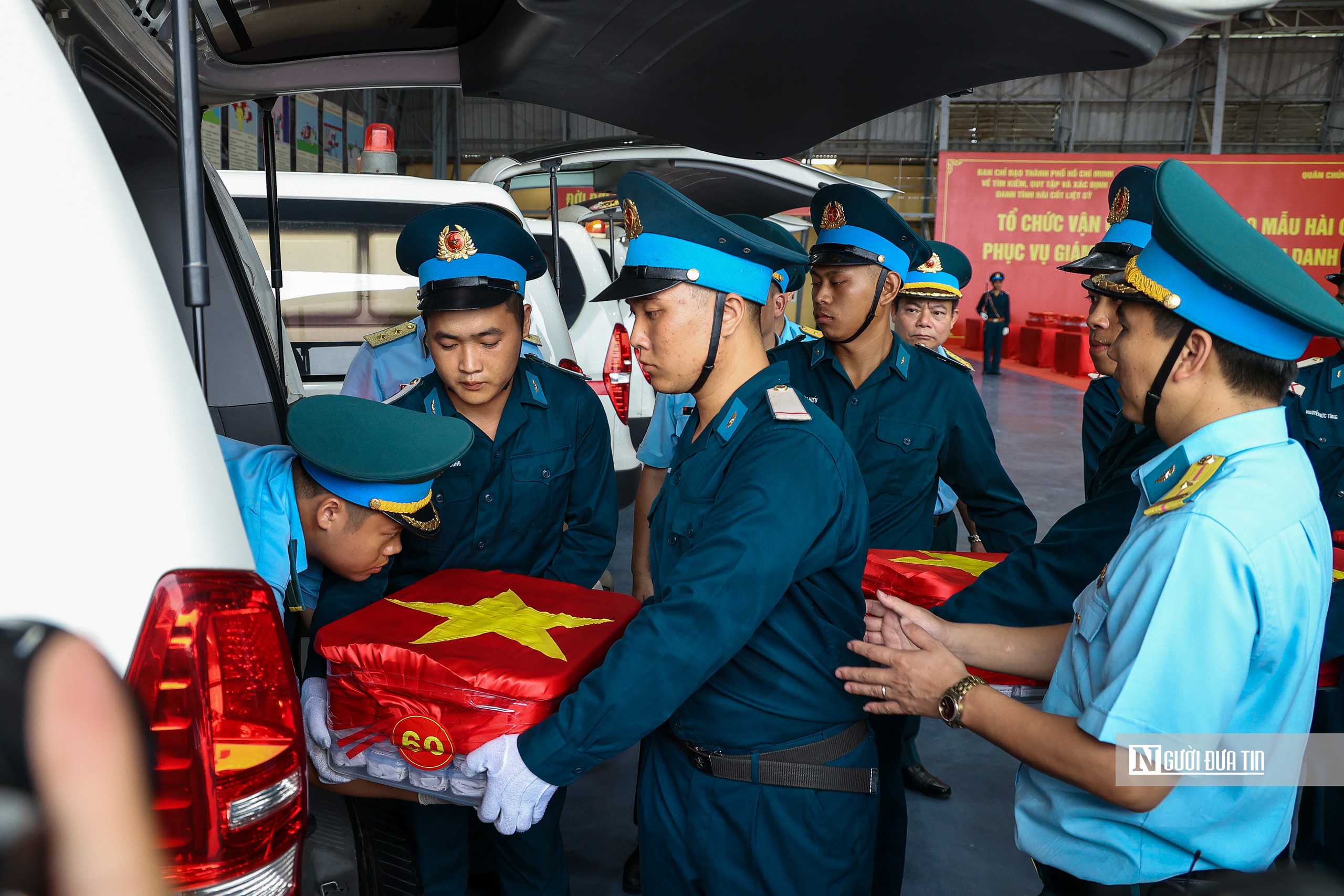 Chuyến bay đặc biệt đến Hà Nội mang theo hàng nghìn hy vọng xác nhận danh tính liệt sĩ- Ảnh 16.
