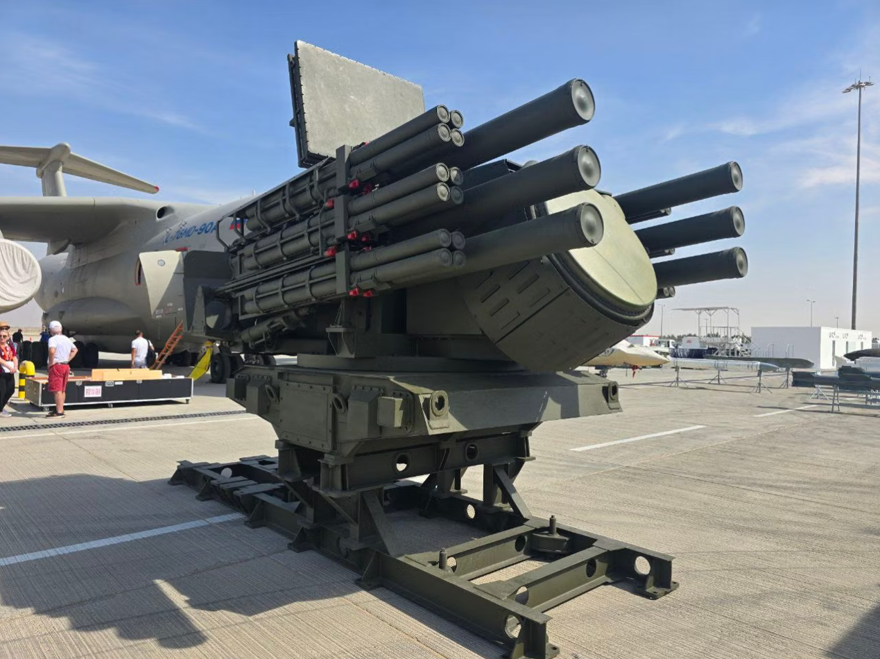 Nga nhận 2 biến thể Pantsir cùng lúc trong bối cảnh liên tục bị drone quấy nhiễu - Ảnh 3.