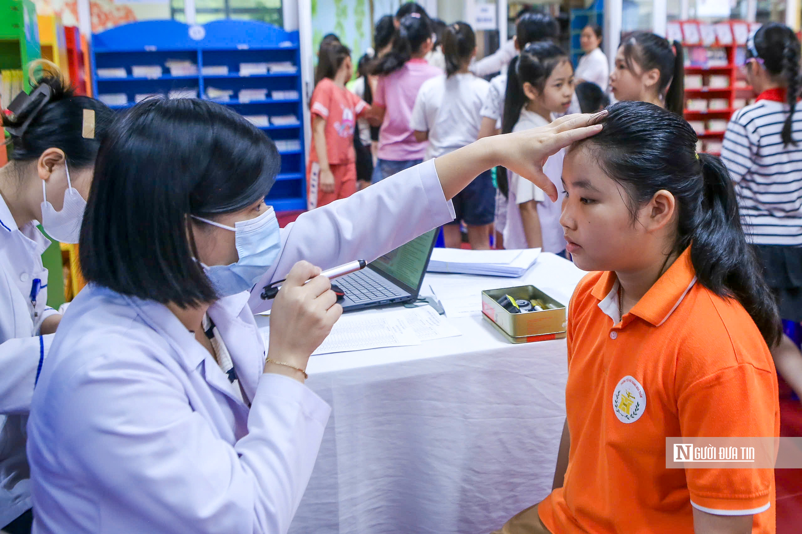 Hà Nội đồng loạt triển khai khám sức khỏe cho trẻ em, học sinh trước thềm năm học mới- Ảnh 6.