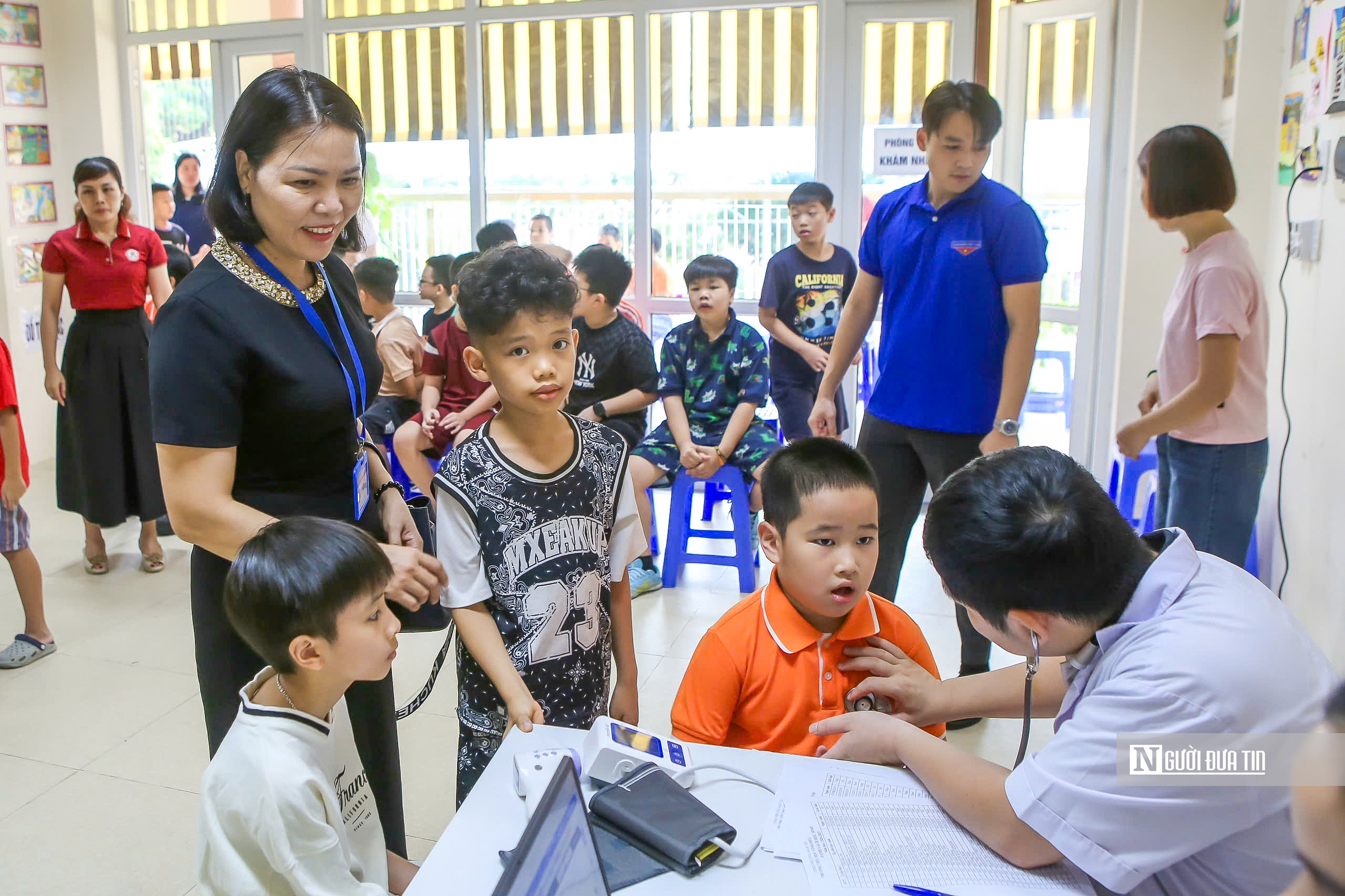 Hà Nội đồng loạt triển khai khám sức khỏe cho trẻ em, học sinh trước thềm năm học mới- Ảnh 3.