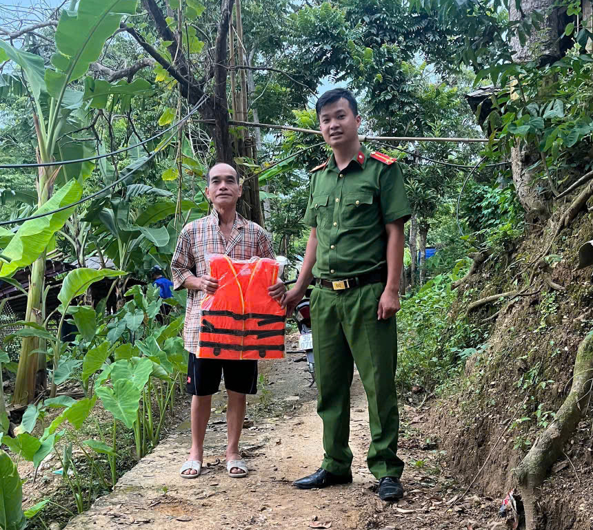 Mưa lũ chia cắt nhiều khu vực ở Thanh Hóa- Ảnh 5.
