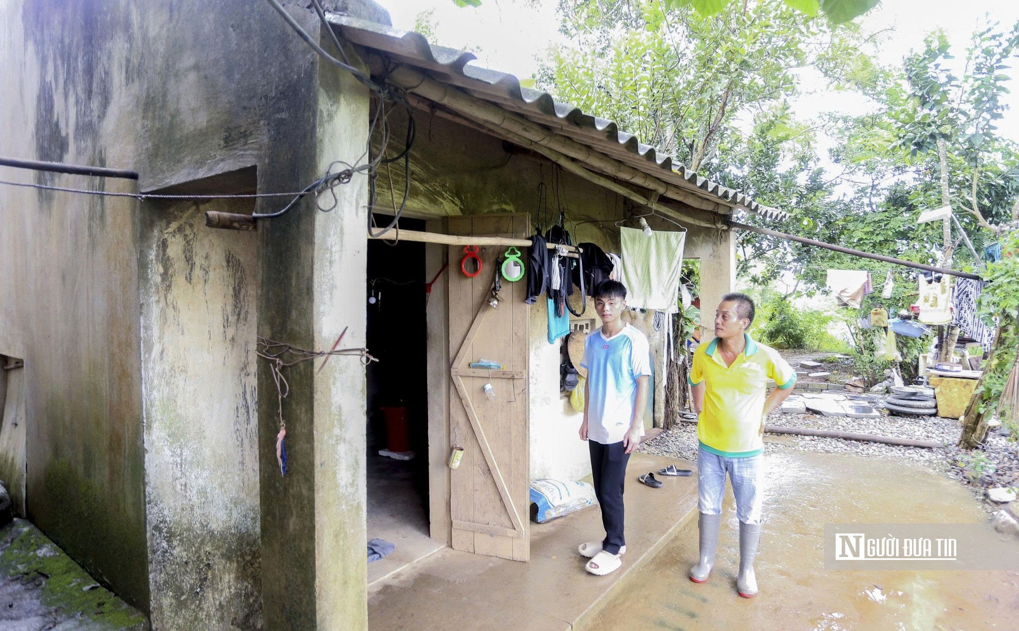Cậu học trò nghèo xa mẹ từ 2 tuổi, mò cua bắt ốc mưu sinh đỗ Học viện chính trị - Ảnh 5.