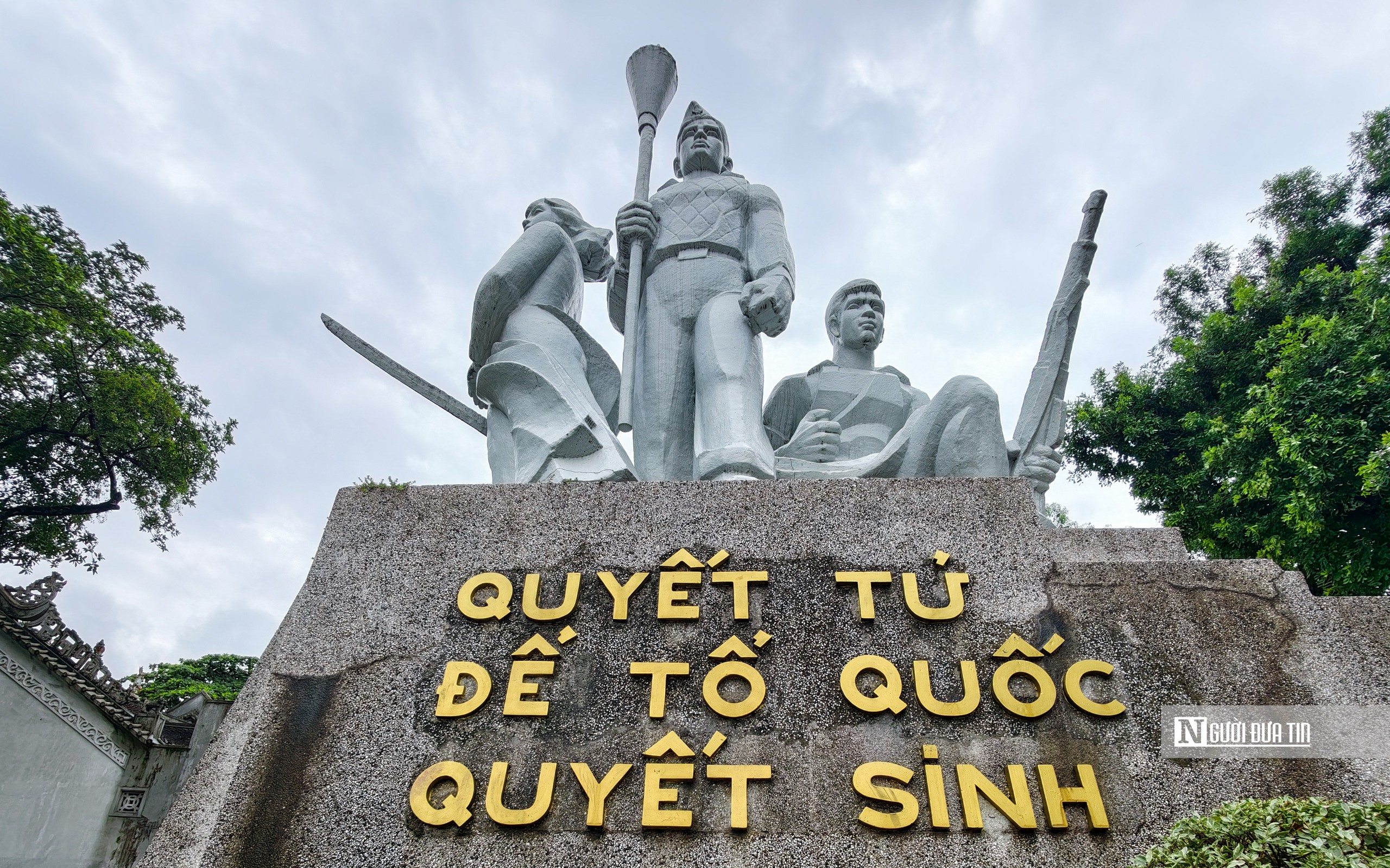 Cận cảnh tượng đài