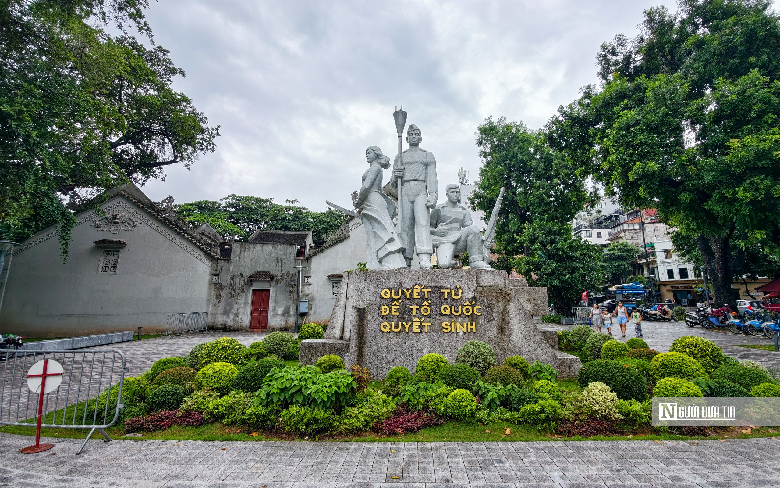 Cận cảnh tượng đài