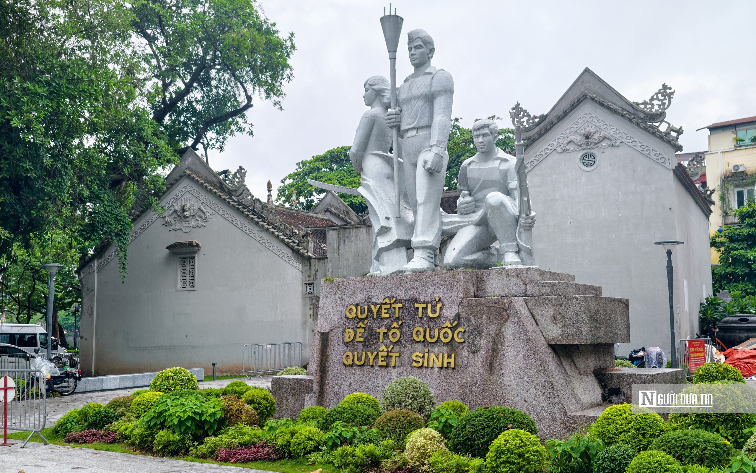 Cận cảnh tượng đài