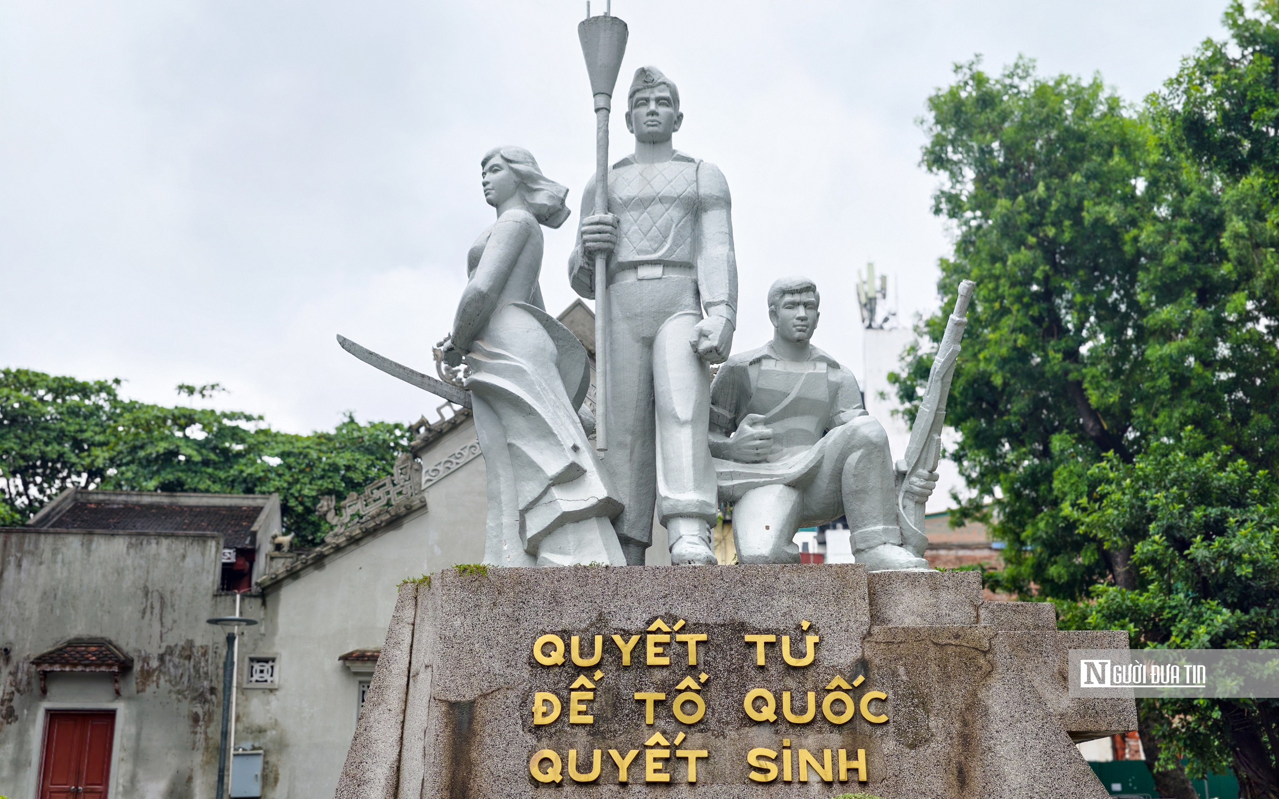 Cận cảnh tượng đài