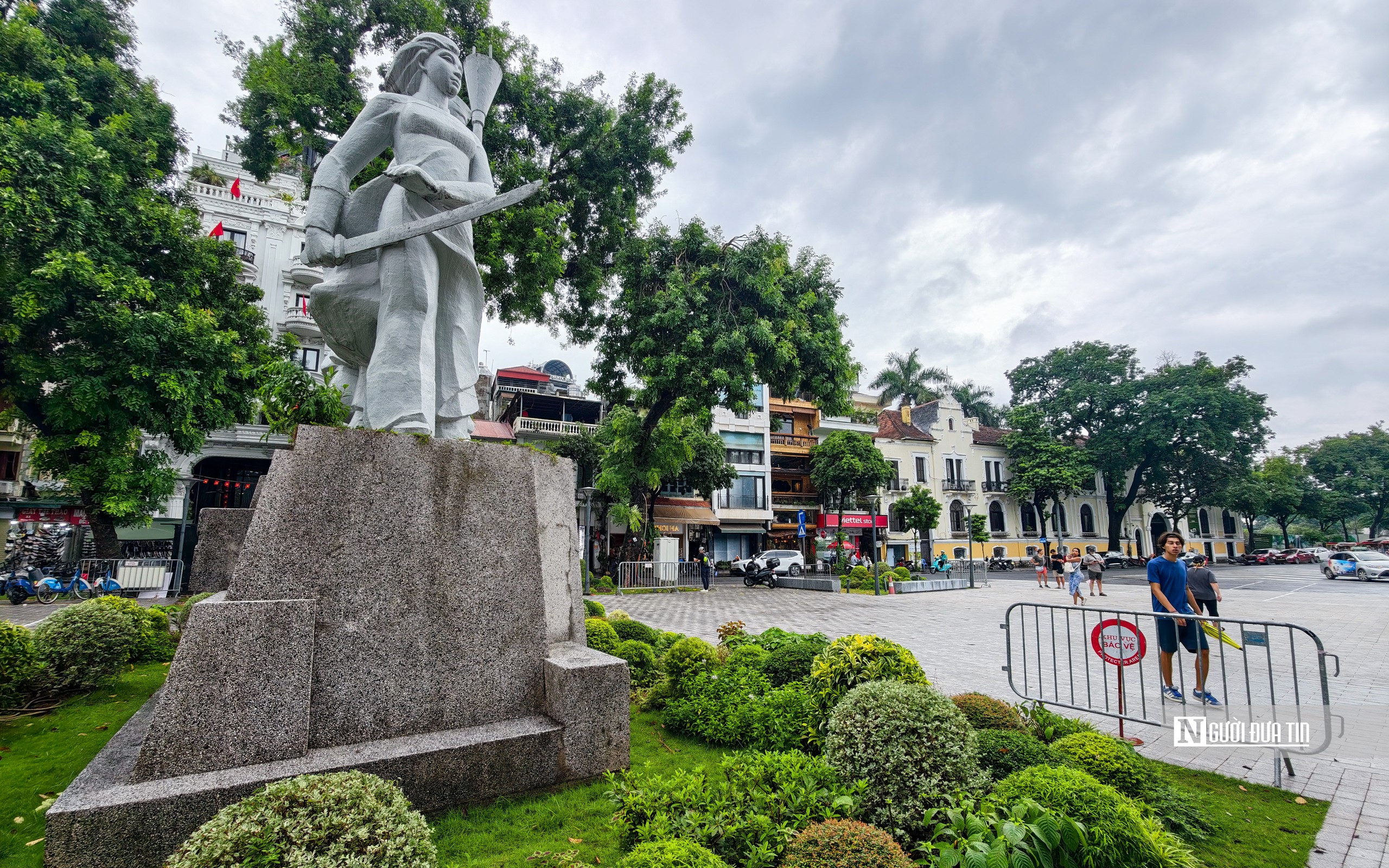 Cận cảnh tượng đài