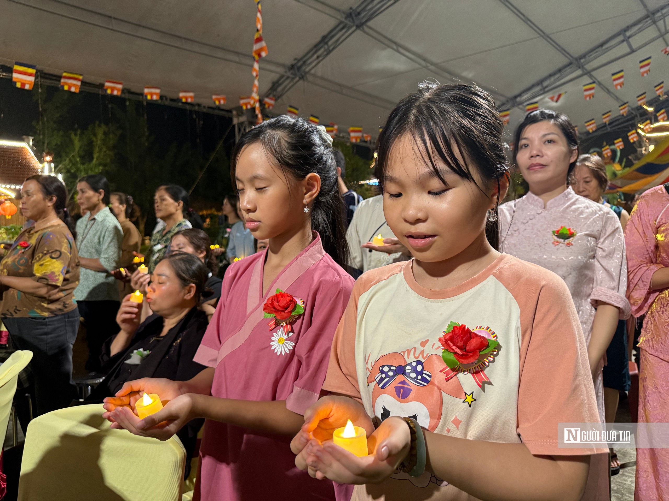 Nhiều người bật khóc nhớ về công ơn cha mẹ trong lễ Vu lan báo hiếu- Ảnh 18.