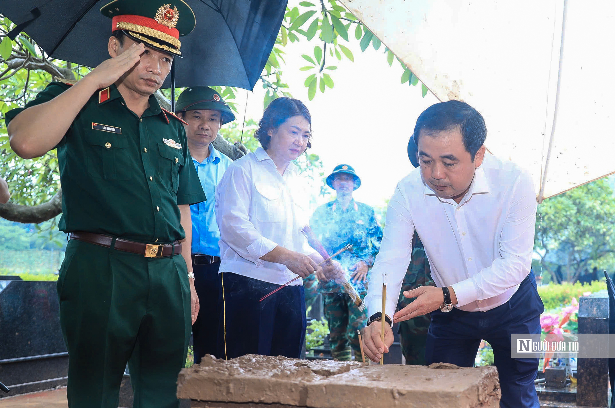 Bí thư Hà Nội thăm, động viên lực lượng tìm kiếm hài cốt liệt sĩ tại Nghĩa trang Mai Dịch- Ảnh 7.
