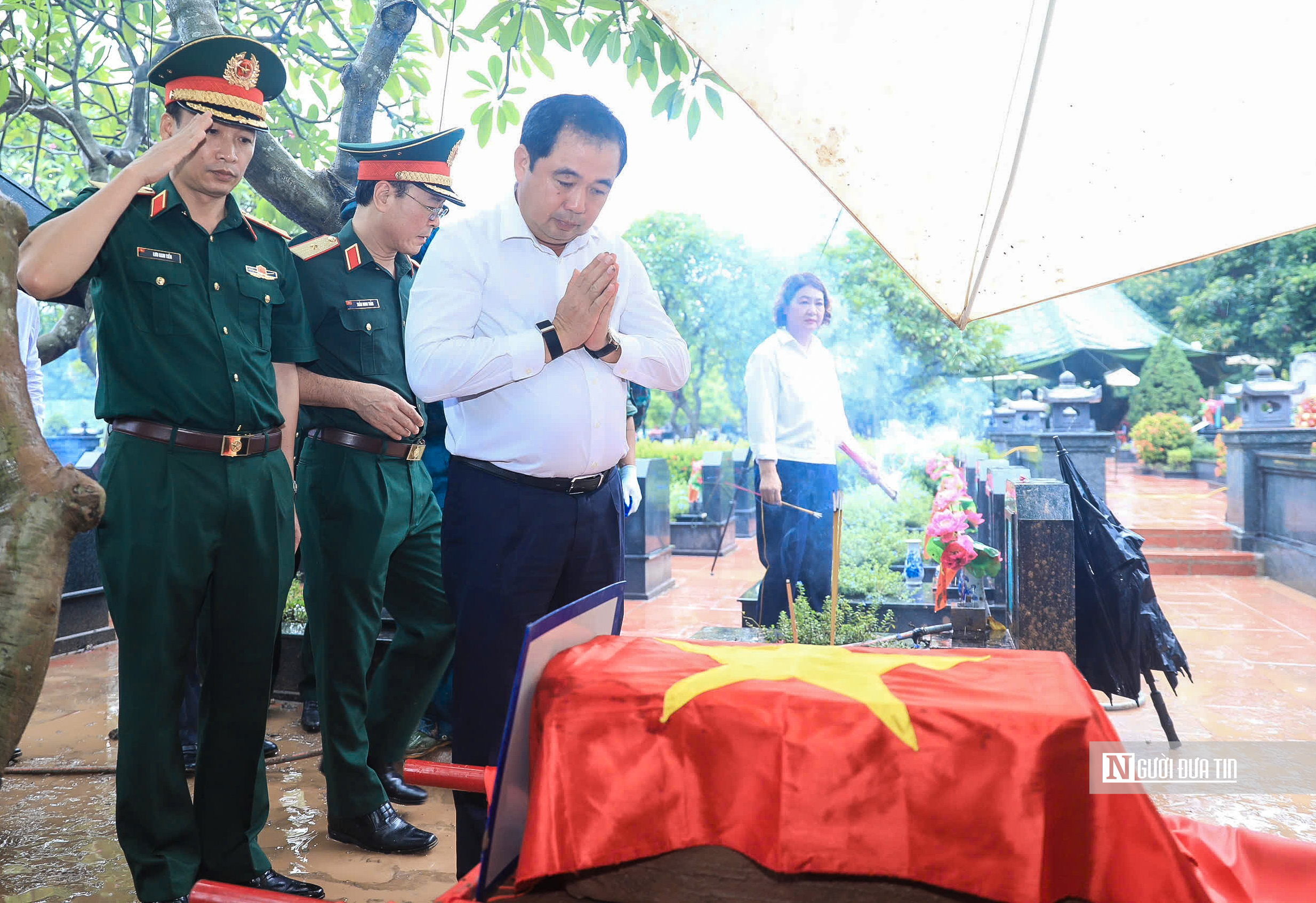 Bí thư Hà Nội thăm, động viên lực lượng tìm kiếm hài cốt liệt sĩ tại Nghĩa trang Mai Dịch- Ảnh 9.