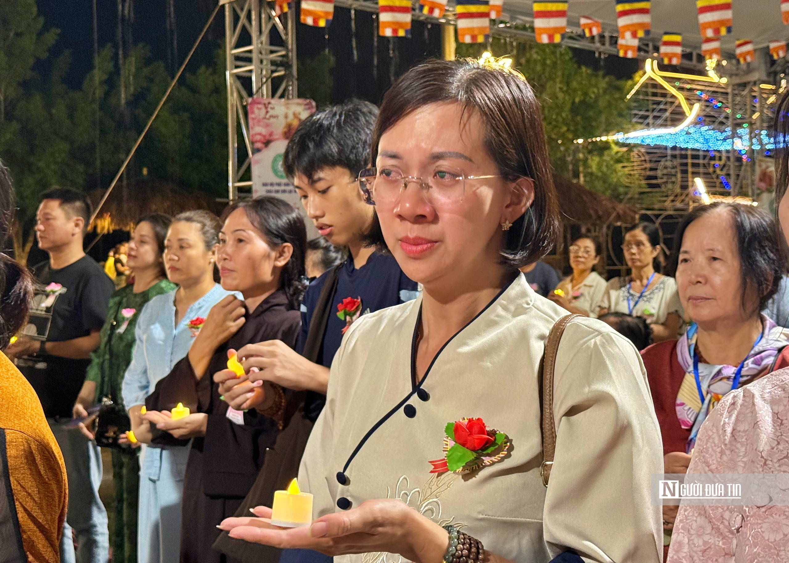 Nhiều người bật khóc nhớ về công ơn cha mẹ trong lễ Vu lan báo hiếu- Ảnh 15.