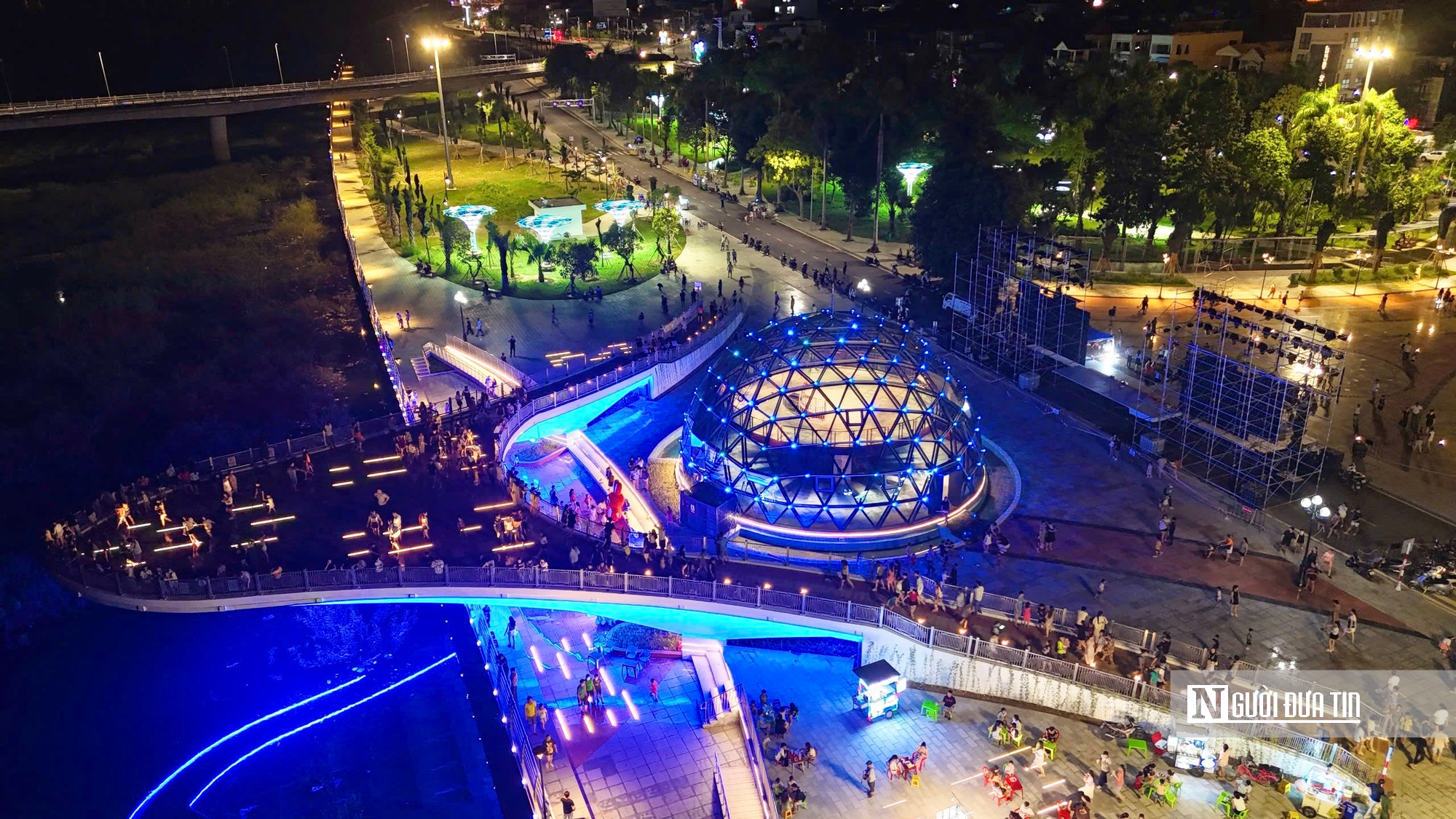 Bờ s&ocirc;ng Tr&agrave; Kh&uacute;c "biến h&igrave;nh" về đ&ecirc;m sau loạt c&ocirc;ng tr&igrave;nh lớn- Ảnh 11.