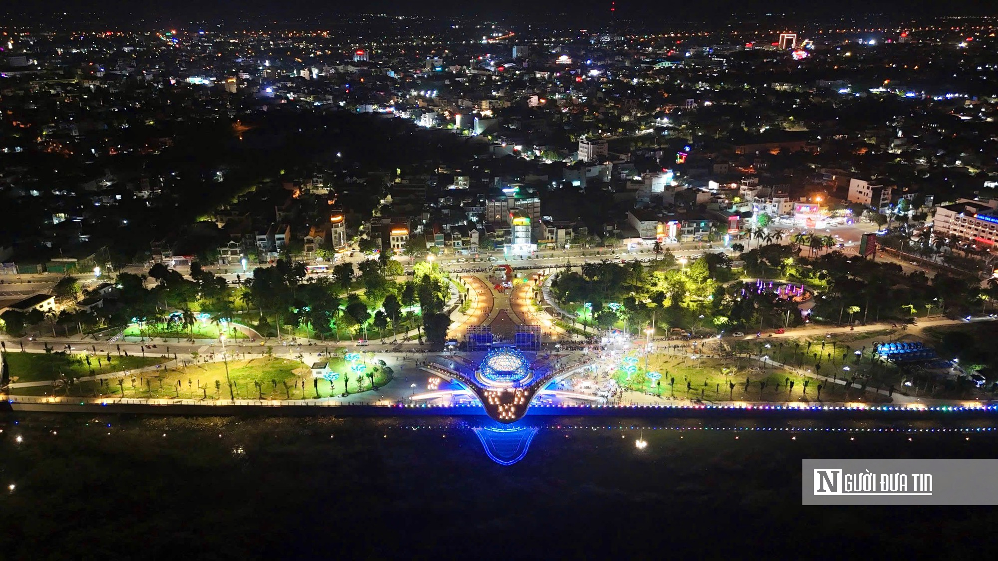 Bờ s&ocirc;ng Tr&agrave; Kh&uacute;c "biến h&igrave;nh" về đ&ecirc;m sau loạt c&ocirc;ng tr&igrave;nh lớn- Ảnh 12.