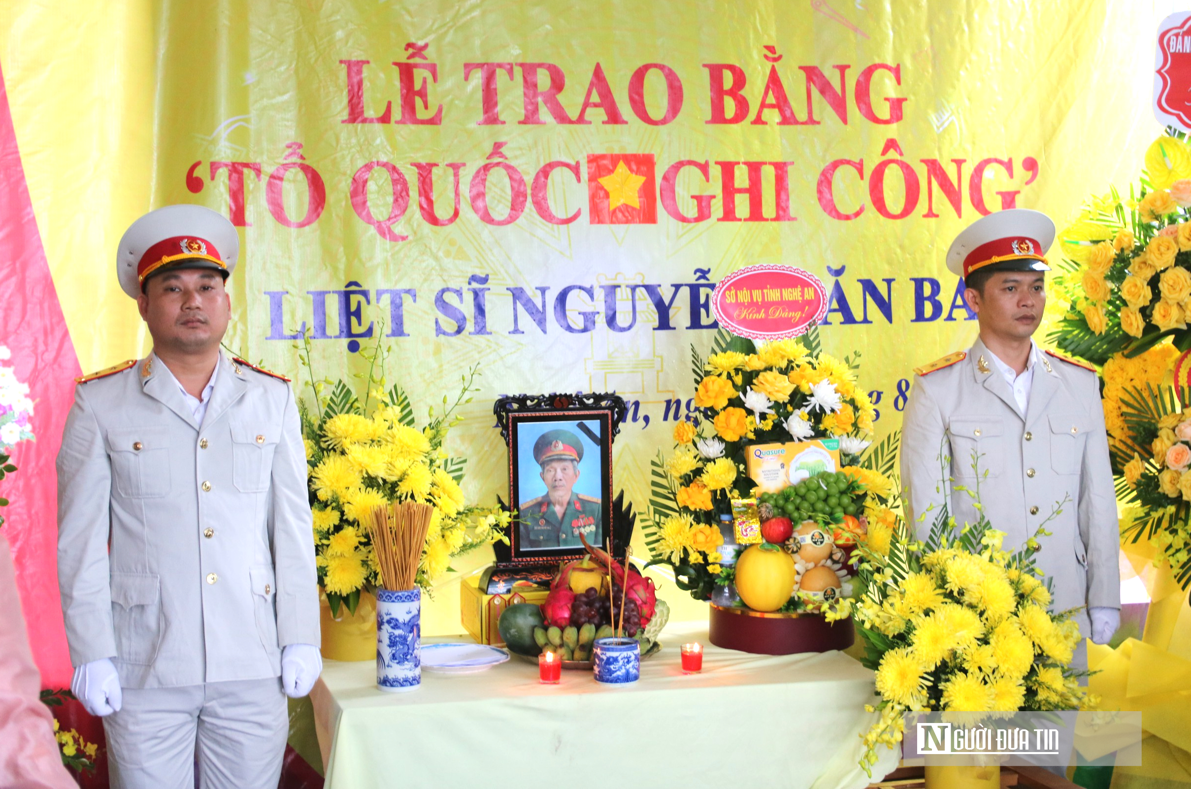 Xúc động lễ đón Bằng Tổ quốc ghi công của thân nhân liệt sĩ Nguyễn Văn Ba- Ảnh 1.