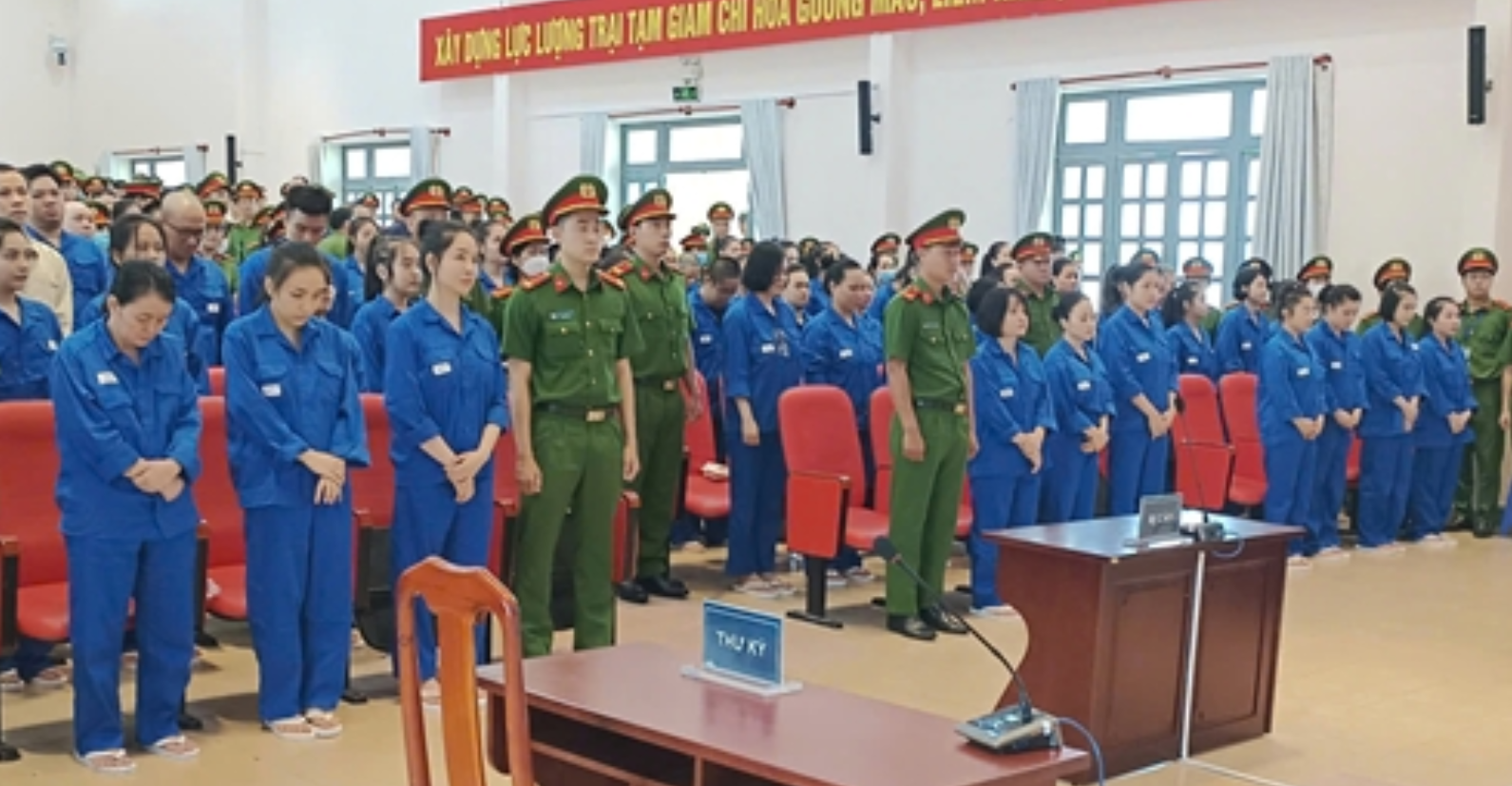 Chuyên án VN10: Ca sĩ Chi Dân, người mẫu An Tây mong người trẻ dừng sai lầm giống mình- Ảnh 1.