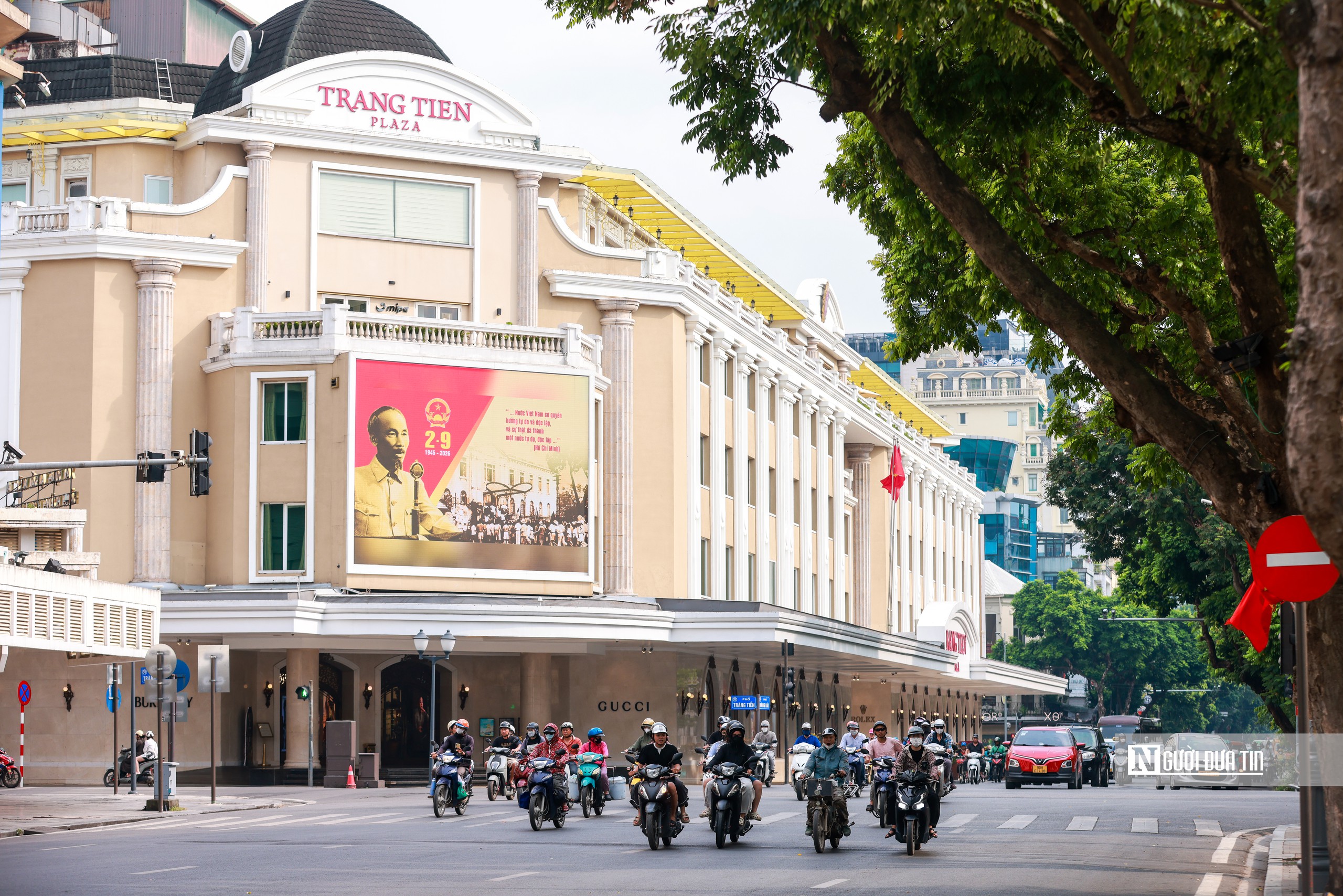 H&agrave; Nội trang ho&agrave;ng ch&agrave;o mừng 81 năm Quốc kh&aacute;nh 2/9- Ảnh 4.