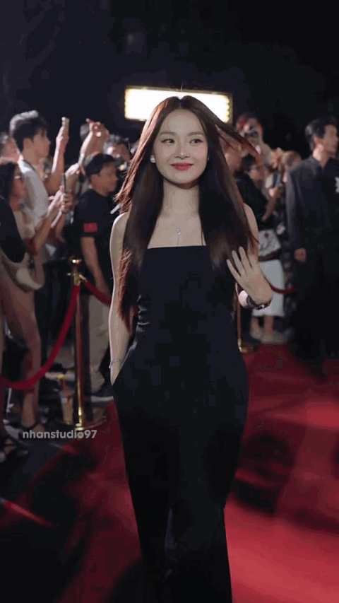 Mỹ nh&acirc;n showbiz c&oacute; gương mặt đẹp đến nao l&ograve;ng, sự nghiệp ch&iacute;n muồi ở tuổi 28 - Ảnh 2.