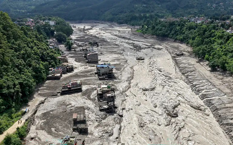 Nguyên nhân của vụ lũ quét, sạt lở đất ở Nepal: Những điều chúng ta đã biết? - Ảnh 1.