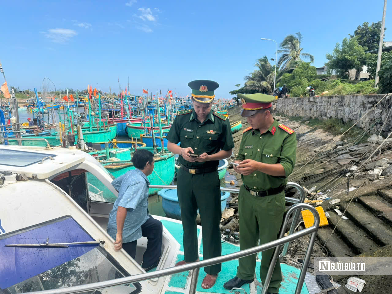 Lâm Đồng siết an toàn ca nô du lịch, không để “lọt” phương tiện, bến bãi vi phạm - Ảnh 2.