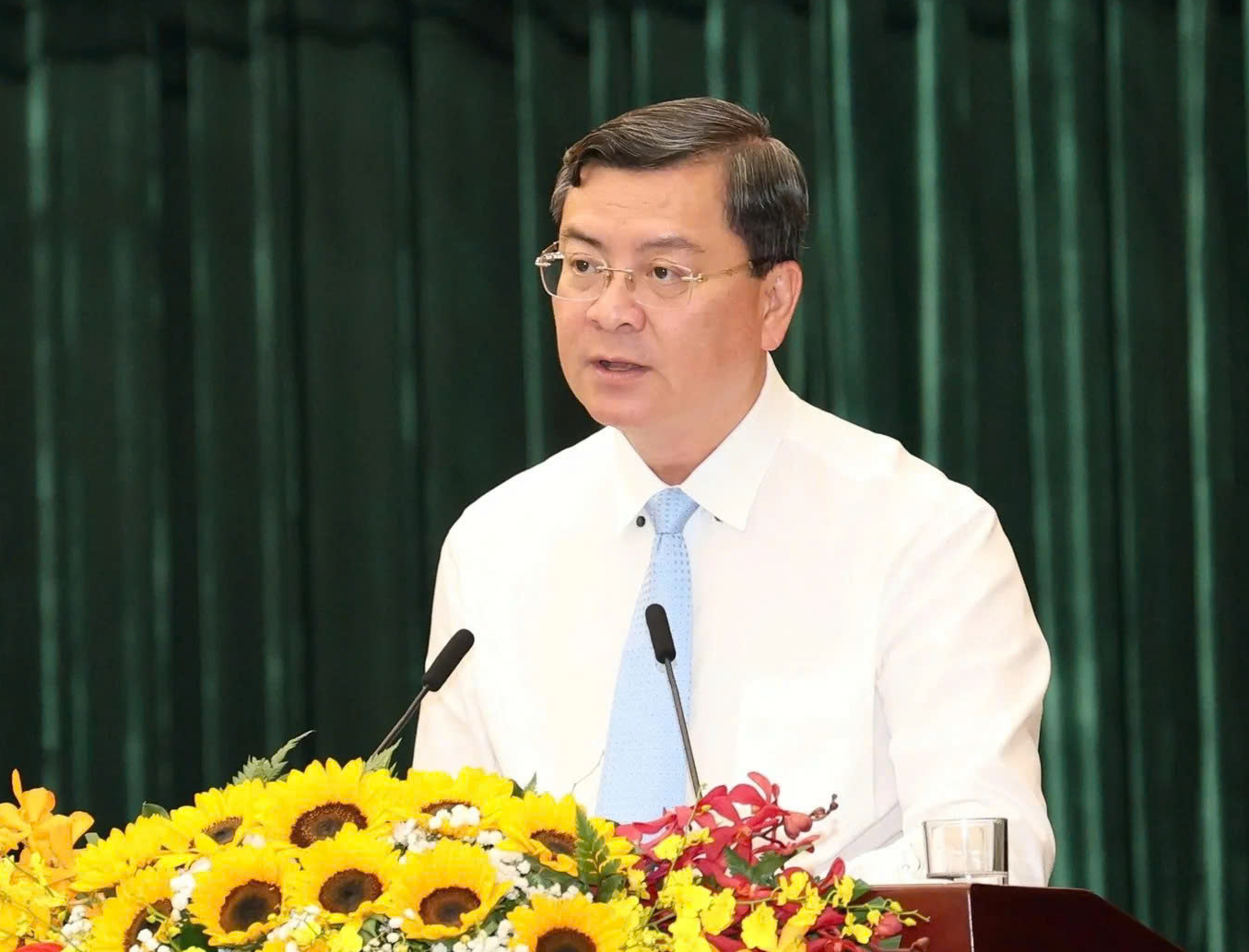 CEO Trung tâm tài chính quốc tế ở Tp.HCM có thể nhận tới 850 triệu đồng/tháng- Ảnh 1.