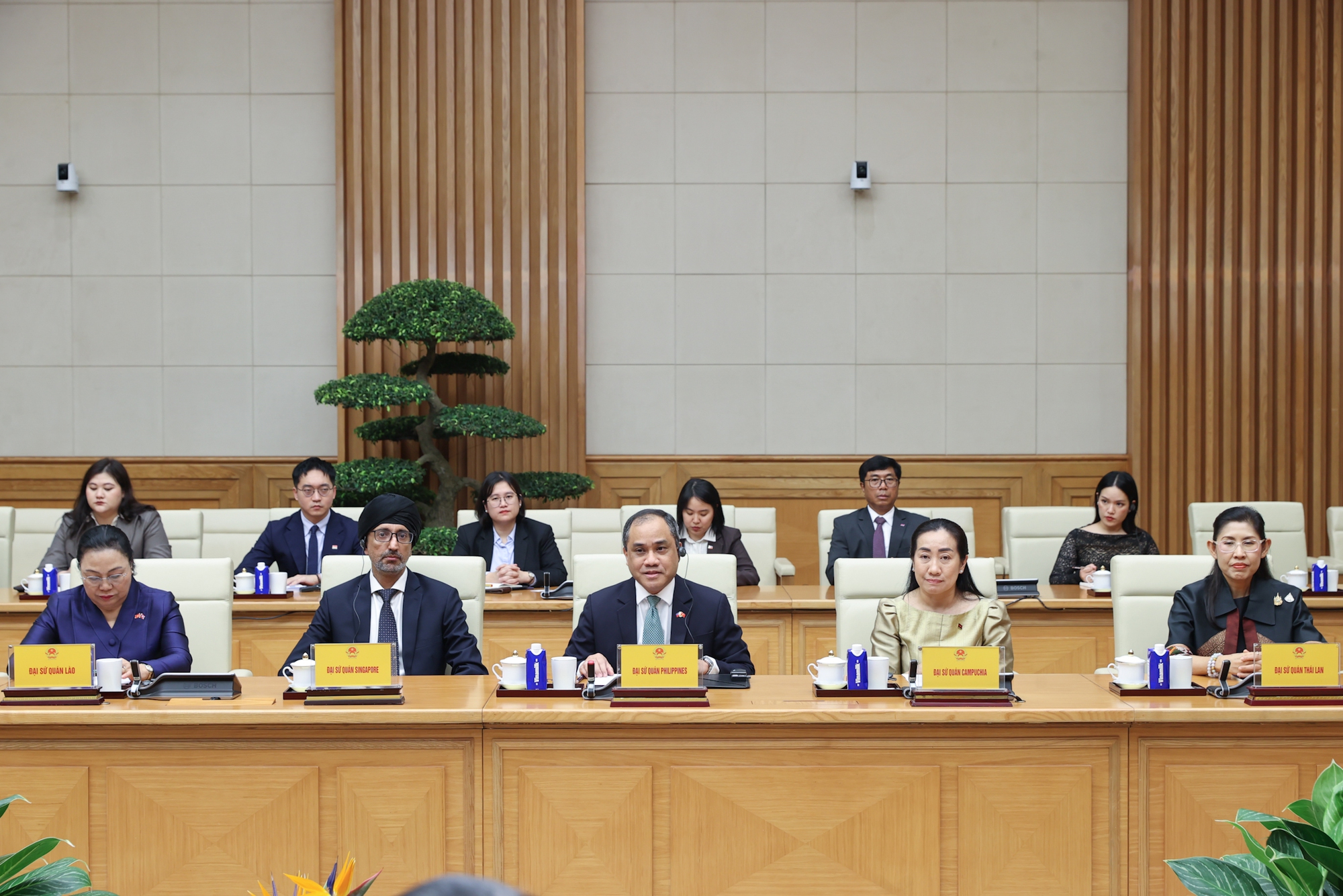 Thủ tướng Lê Minh Hưng tiếp Đại sứ, Đại biện các nước ASEAN  - Ảnh 4.