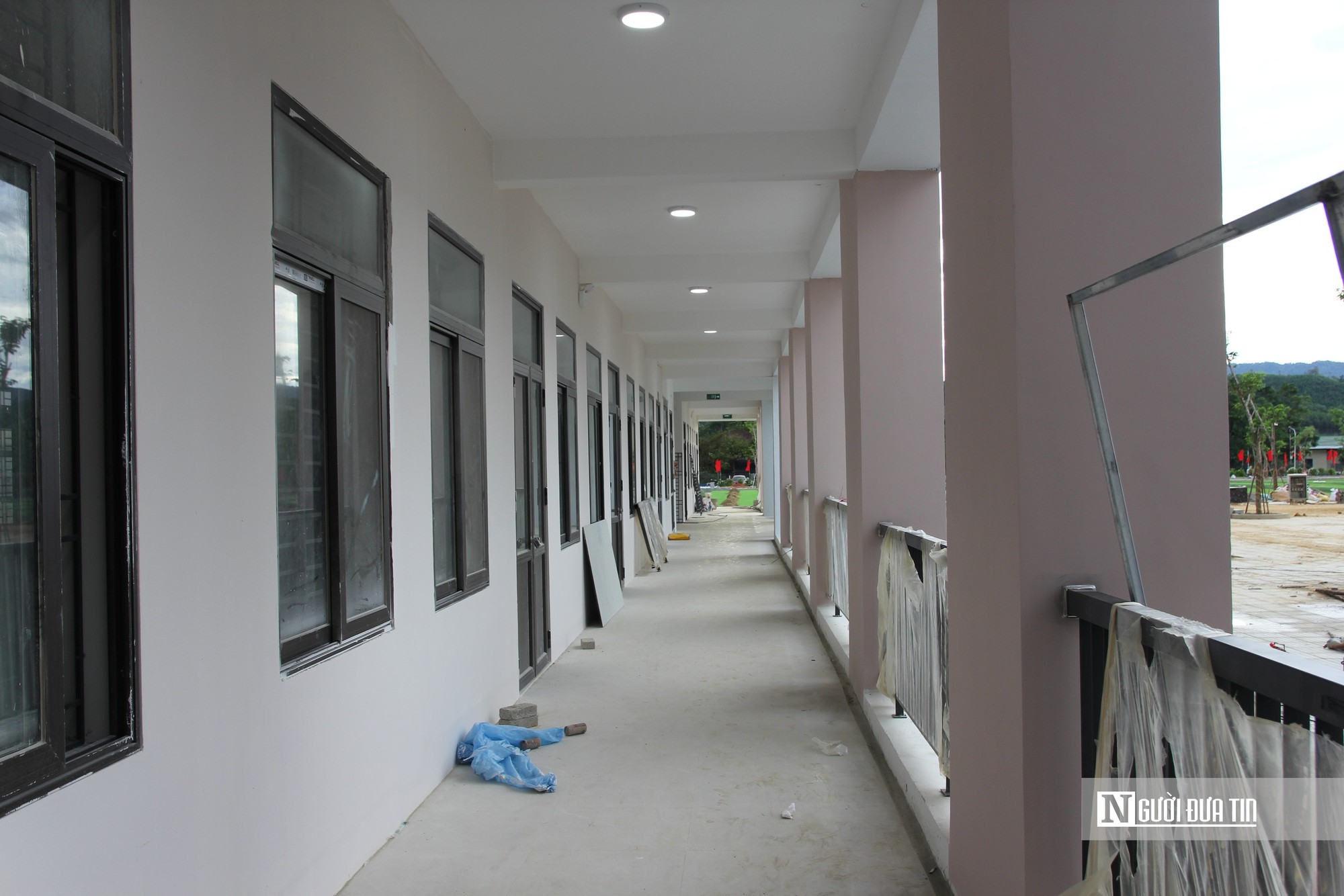 Tốc lực hoàn thành dự án trường nội trú liên cấp để sẵn sàng khai giảng - Ảnh 5.